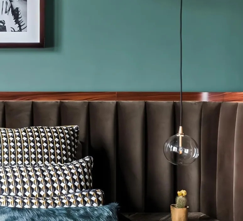 Suspension*Schwung Suspension, Glass Globe 150, brossé, verre transparent, Ø15cm, H15cm - laiton