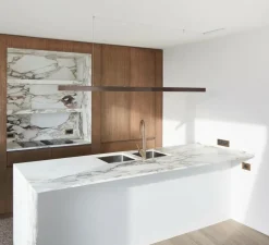 Suspension, I-Model Cordless, laiton bruni, LED, dim, 2700K, 3550 lm, L250cm, H5,3cm - Anour