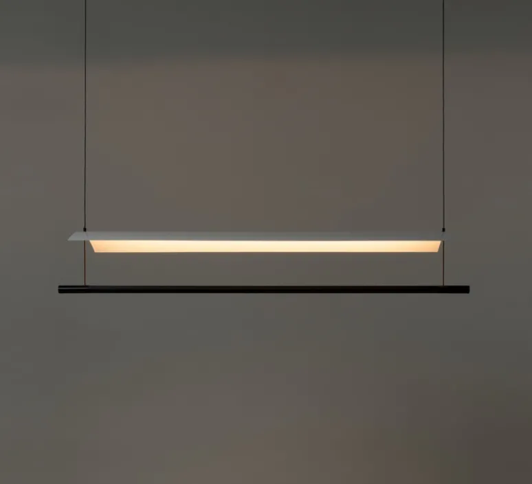 Suspension*Santa & Cole Suspension, Lamina 85, , LED, dim, 2700K, 1394 lm, L98,7cm, H12,6cm - noir et blanc