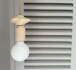 Suspension, Mona I, beige, avec 1 fleur beige, Ø10cm, H14cm - Carré Coco