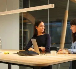 Suspension monte et baisse, Team, sable, LED, dim, 4000K, 10700 lm, L137cm, H4cm - GRAU