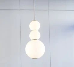 Suspension*Formagenda Suspension, Pearls , D , LED, 1180 lm, 2700 K, Ø18cm, H36cm - blanc, or