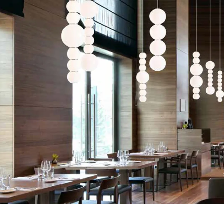 Suspension*Formagenda Suspension, Pearls 311-B, , LED, 2700K, 1200lm, Ø10cm, H34cm - blanc, détails chrome, câble noir