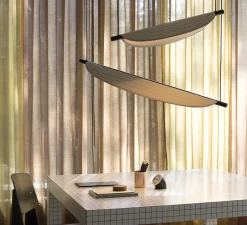 Suspension*Tooy Suspension, Thula 562.21, , IP40, LED, 2700K, 1500lm, L67cm, H11cm - corps noir, détail noir, abat-jour cuir beige