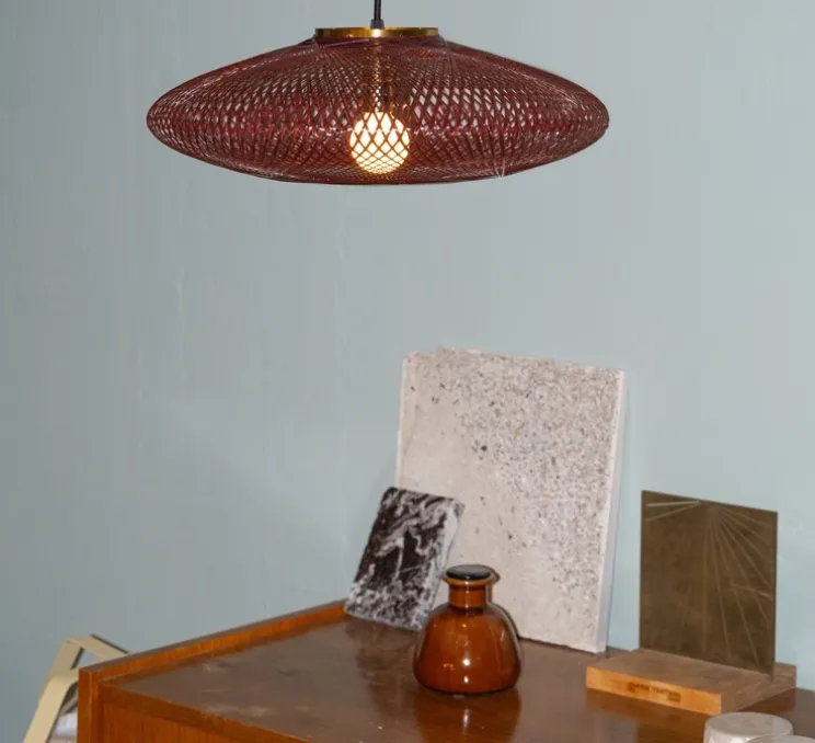 Suspension, Ufo full, Small, rouge vin, bague laiton, câble noir, Ø40cm, H12cm - Atelier Robotiq